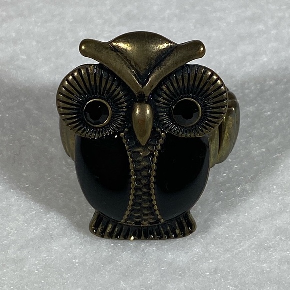 Jewelry - 2/$15 aged brass tone owl elastic stretch ring